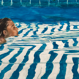 eine junge Frau Schwimmt in einem Pool